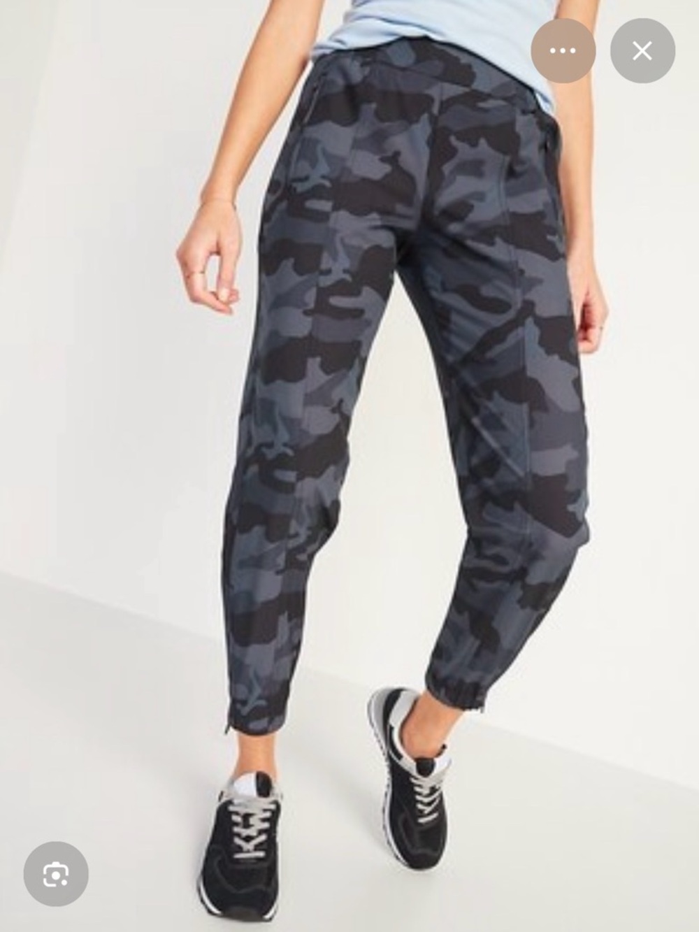 Old navy women’s stretch tech quick dry dark camo Jogger Pants